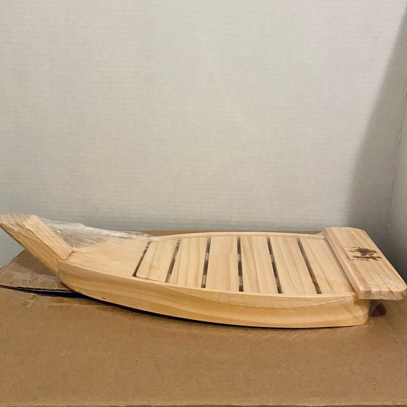 Hatsune Miku Wooden Sushi Boat from Japan - Picture 2 of 10